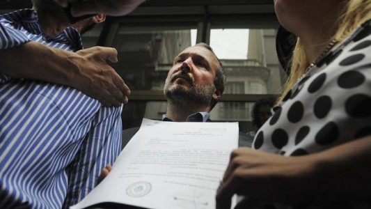 Sabbatella intentó reasumir sus funciones en la Afsca, pero no pudo ingresar