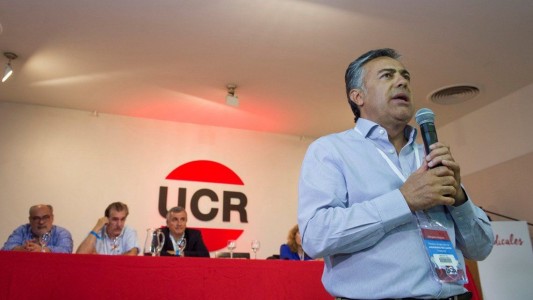 El radicalismo elige nuevo presidente en un partido en ebullición tras la ruptura en Diputados