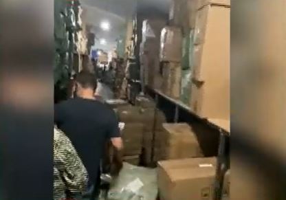 Allanaron una galería en Once buscando mercadería trucha: hay un detenido
