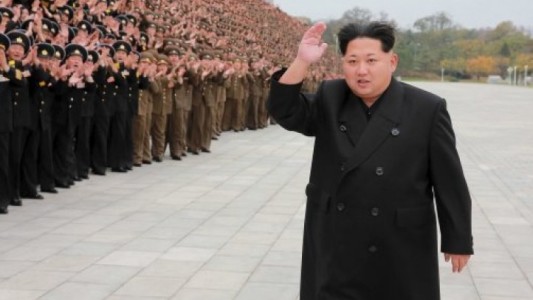 En Corea del Norte prohíben tomar alcohol y reírse