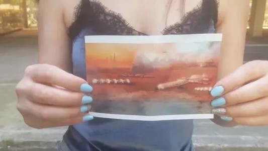 Una mujer asegura venir del año 3812: el video con su testimonio