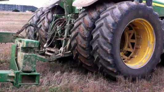 Un nene de dos años murió arrollado por un tractor en Río Negro