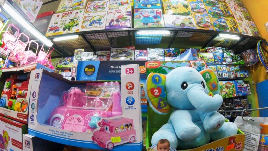 Las ventas navideñas de juguetes registran un aumento de 8% respecto a 2020