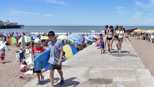 Miles de turistas arribaron a Mar del Plata para festejar Nochebuena y Navidad