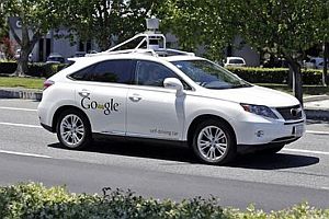 Auto sin conductor de Google, involucrado en un choque