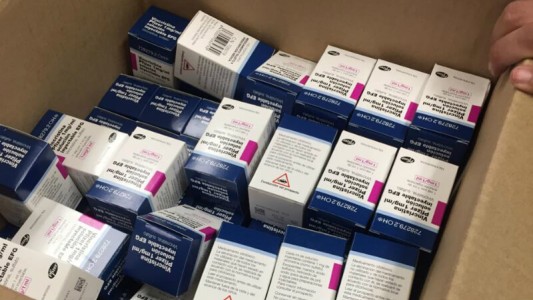 Con el apoyo de personalidades famosas, una fundación pide la donación de medicamentos oncológicos