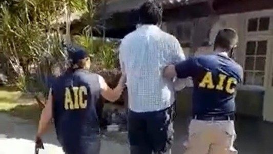 Ahorcó tanto a su esposa que le ocasionó dos infartos y pelea por su vida