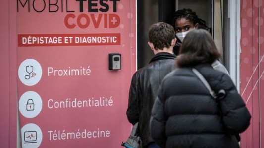 Francia registró casi 180.000 contagios de coronavirus, un nuevo récord desde el inicio de la pandemia