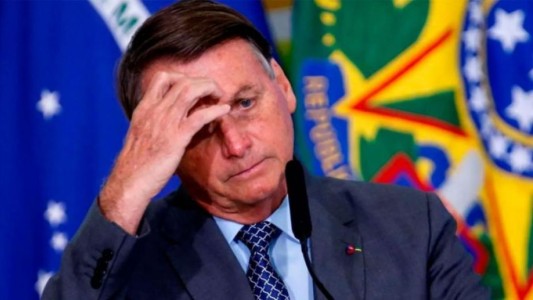 Internaron de urgencia a Bolsonaro por una posible obstrucción intestinal