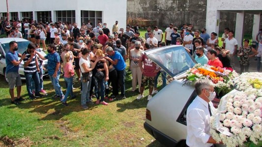 Video: festejaba el Año Nuevo en una plaza con su familia y fue asesinado por una patota de jóvenes