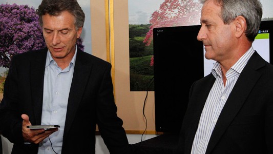 Ministro encargado de la reestructuración del Estado defendió el nombramiento de su esposa