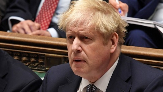 Boris Johnson pidió disculpas por asistir a una fiesta durante el confinamiento