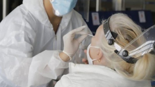 Entre Ríos: solo hisoparán a personal de salud y a mayores de 60 años no vacunados