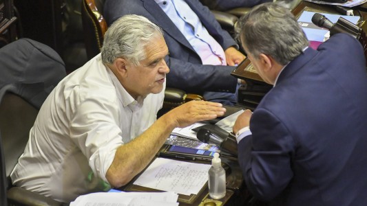 Home office de estatales: "En el fondo revela que no es necesario ese trabajo"