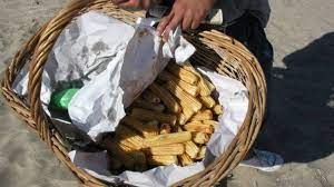 Video: quisieron incautarle la canaste de churros y los turistas lo defendieron en Pinamar