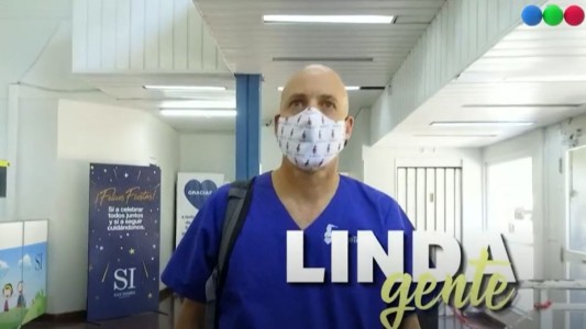 Te presento: el médico que le cambia la vida a muchos pacientes