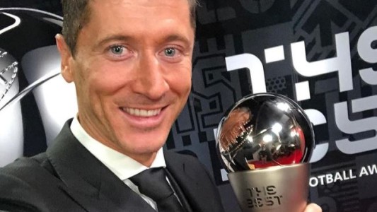 Robert Lewandowski ganó por segundo año consecutivo el premio "The Best"