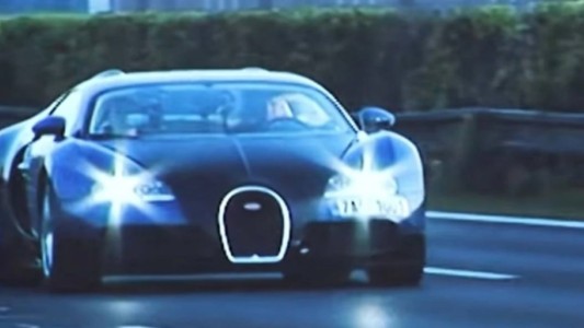 Video: a más de 400 kilómetros por hora en la autopista