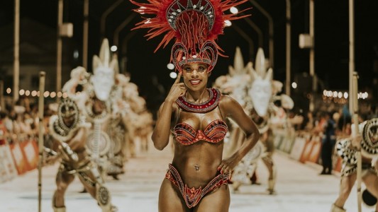 Carnaval 2022: La comparsa entrerriana Marí Marí homenajea las luchas y logros de las mujeres