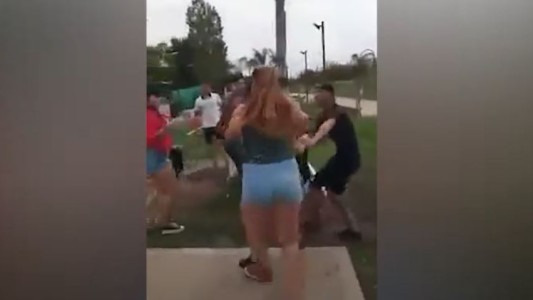 Chicas se agarraron a piñas a la salida de un boliche en Virreyes - #REC