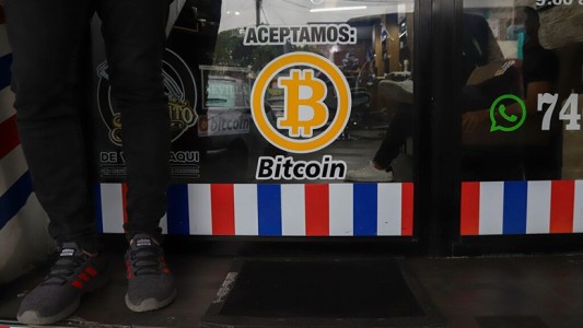 El FMI urge a El Salvador a que abandone a Bitcoin como moneda de curso legal