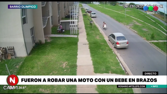 Fueron a robar una moto con un bebé en brazos