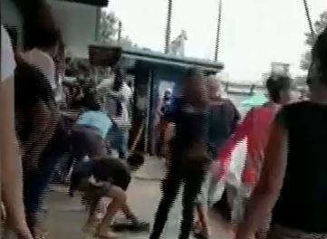 Pelea de manteros en Quilmes: se pegaron con carteles