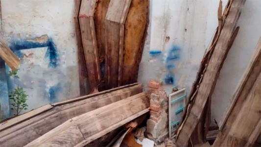 Misterio por el hombre que convivía en una casa con 4 ataúdes