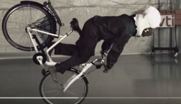 Así funciona el "airbag" para ciclistas