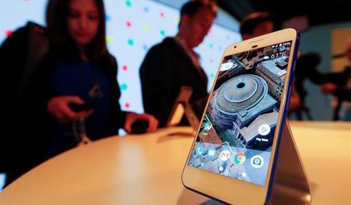 Google presentó su nuevo smartphone con "almacenamiento ilimitado"