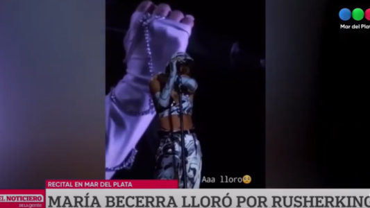 María Becerra lloró por Rusherking en medio de su show en Mar del Plata y pausó la canción
