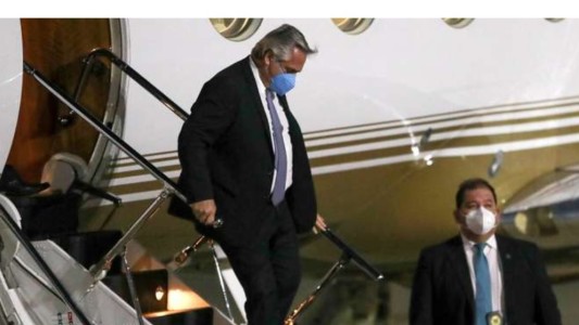 En plena tensión con Máximo Kirchner, Alberto Fernández parte a Rusia y Cristina queda a cargo del Ejecutivo