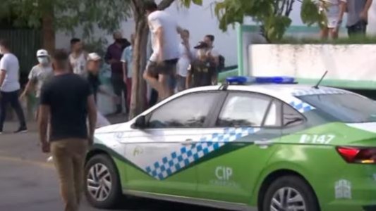 Hurlingham: familiares de una víctima de la droga envenenada atacaron a un patrullero