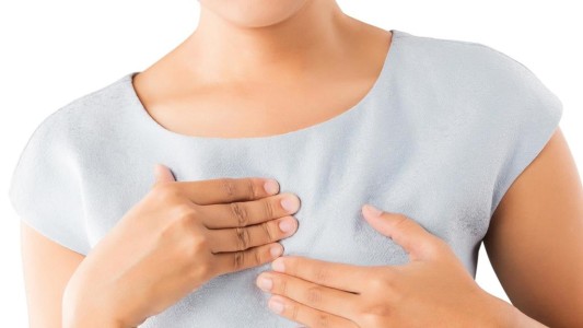 Descubren un nuevo síntoma asociado a la variante Ómicron de Covid: la ostocondritis