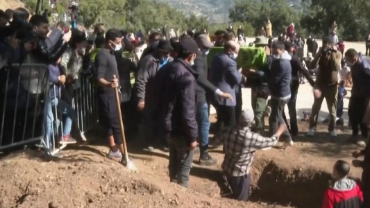 Multitudinario adiós a Rayan, el niño que murió atrapado en un pozo en Marruecos