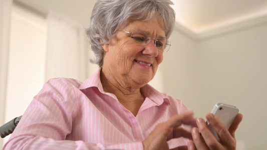 Notición para nuestras madres: WhatsApp permitirá hacer zoom en las fotos de perfil