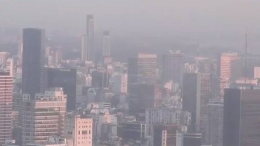 Humo y olor a quemado en la Ciudad por los incendios en Corrientes