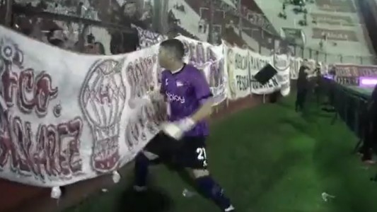 "Debe haber un límite": Andújar se refirió a su reacción con hinchas que insultaban a su padre fallecido