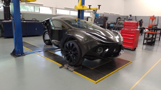 Desarrollan en Córdoba un triciclo eléctrico de alta gama