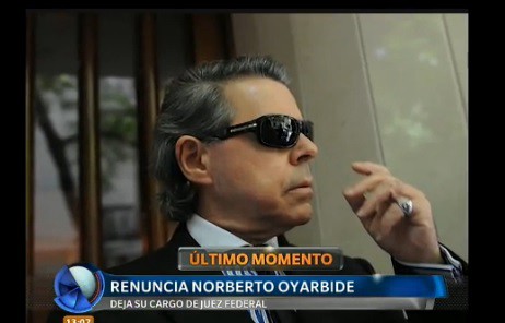 Oyarbide anunció que renuncia a su cargo