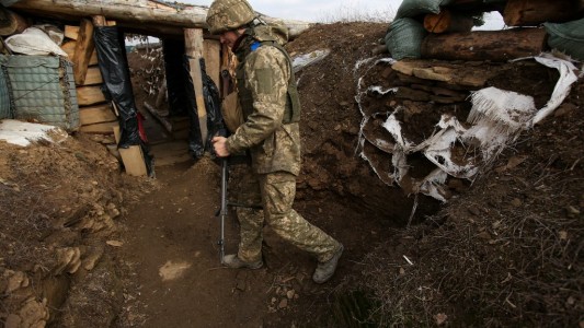 Ucrania moviliza a reservistas y pide a sus ciudadanos salir de Rusia