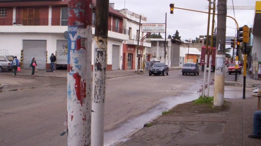 Tomaba mate en su patio y se derrumbó una pared: perdió a su mascota producto del desastre