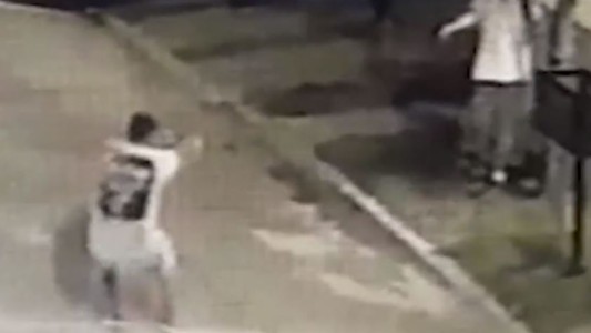 Un jubilado quiso evitar a los tiros el robo de su camioneta - #REC