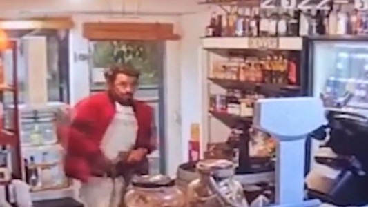 Entró a robar a una fiambrería y antes de escaparse baleó a un vecino que quiso detenerlo - #REC