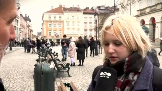 La historia de Darina, una joven de 16 años que escapa de la guerra en Ucrania