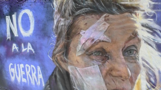 Un mural en Palermo  pide "No a la guerra" entre Rusia y Ucrania