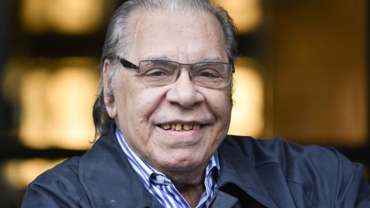 Mejora Enrique Pinti: fue pasado a habitación común