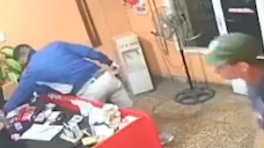 Delincuentes siembran el terror en una remisería de Villa Madero - #REC