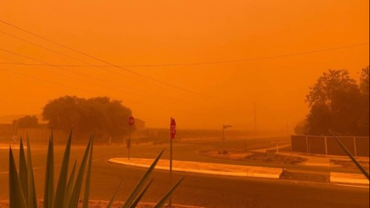 España amaneció cubierta con una nube naranja: a qué se debe el extraño fenómeno