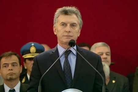 Macri prometió a las Fuerzas Armadas el mismo aumento que a los estatales